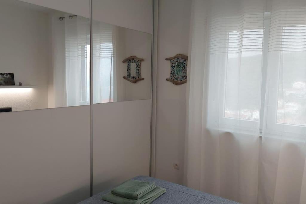 Apartment Vista Oasis With Pool And Terrace Trogir Exterior photo